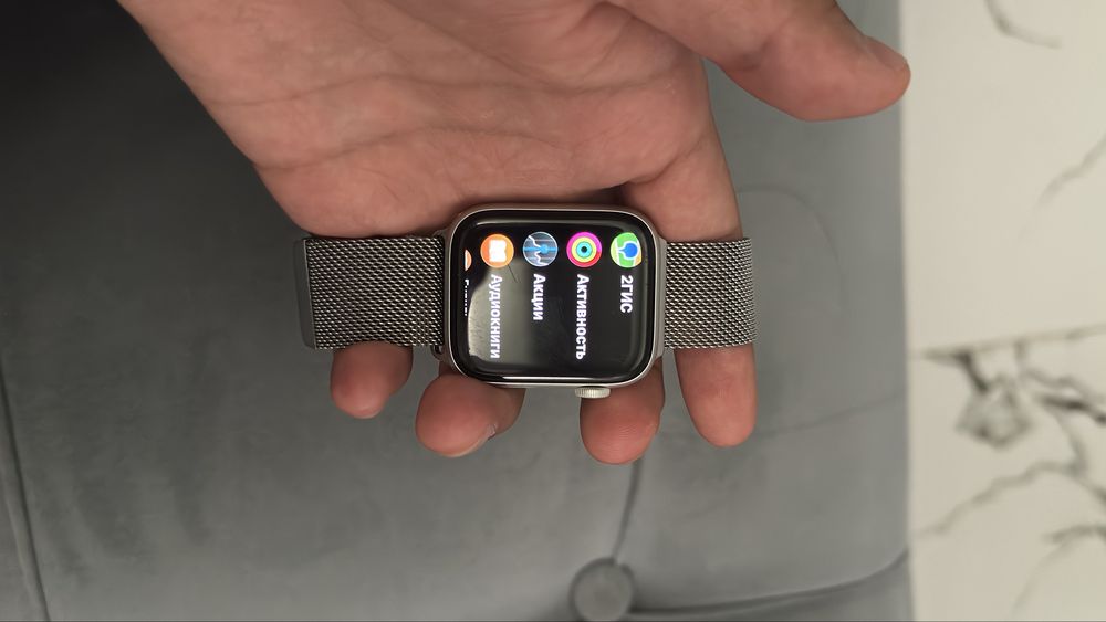 Продам Apple watch 6 series