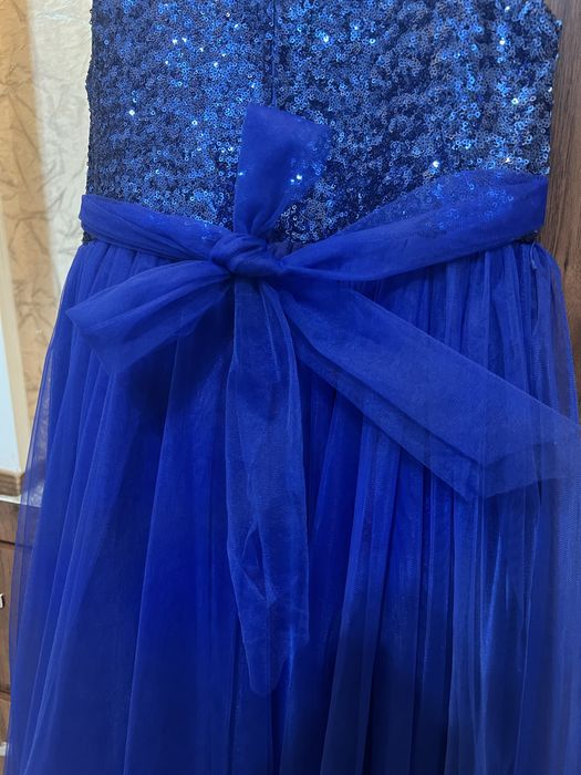 Нарядное платья новое