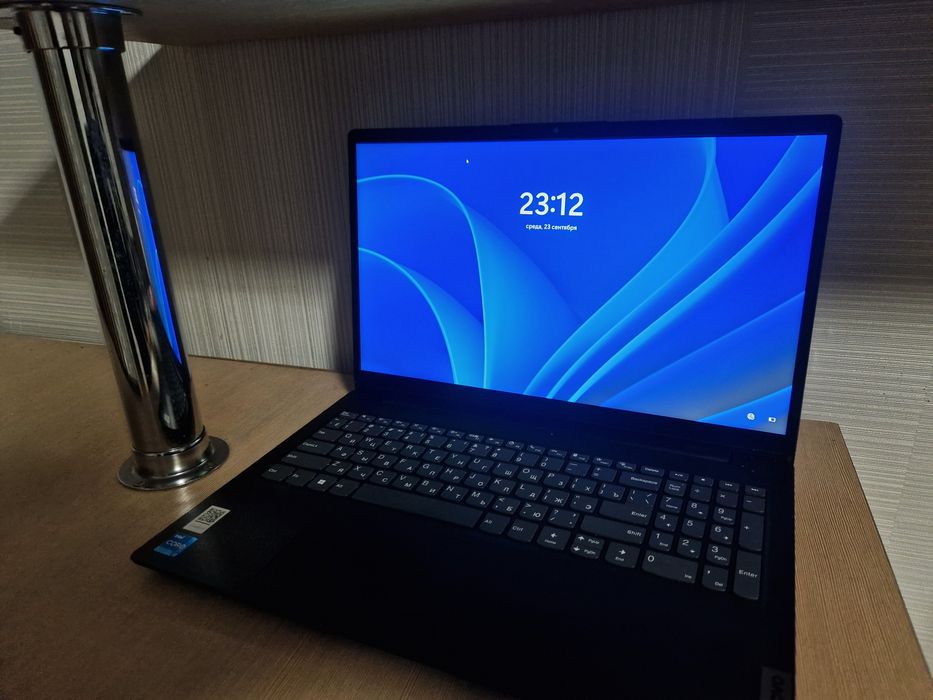Ноутбук (Lenovo)