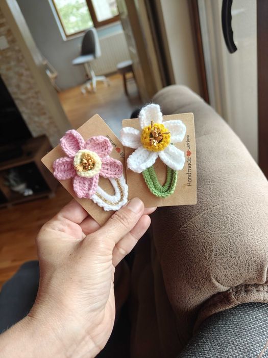 Ръчно плетени детски фиби