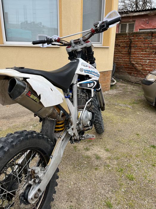 Продавам мотор AJP 250