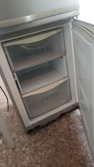 Продам холодильник
