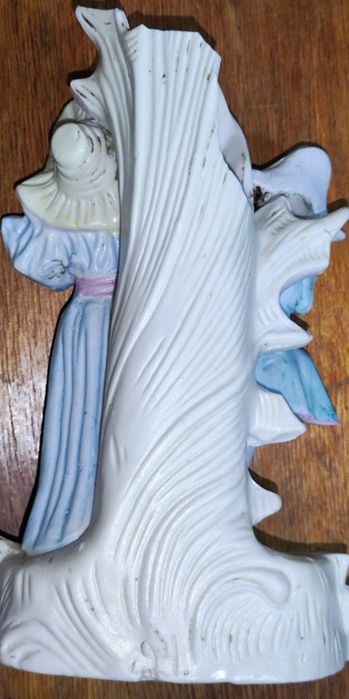 Шкатулка. Фарфор. Фотоаппарат. Медали.