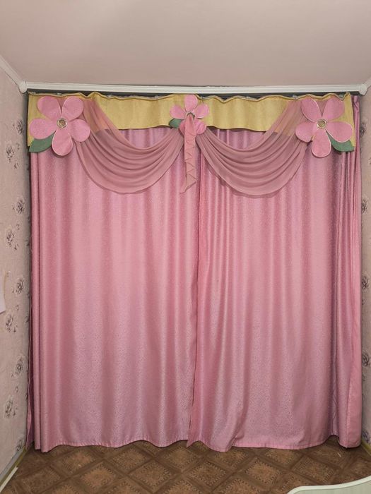 Продам комплект штор в детскую