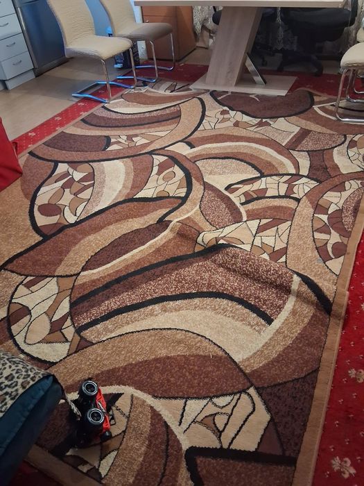 Килим - кафяв с бежово