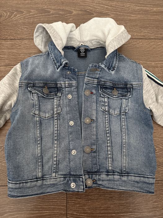 Продам куртку детскую