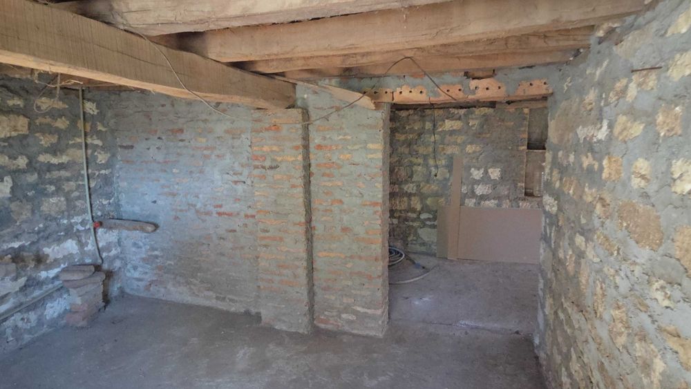 СОБСТВЕНИК продава реновирана къща на 60 км от Варна в село Червенци