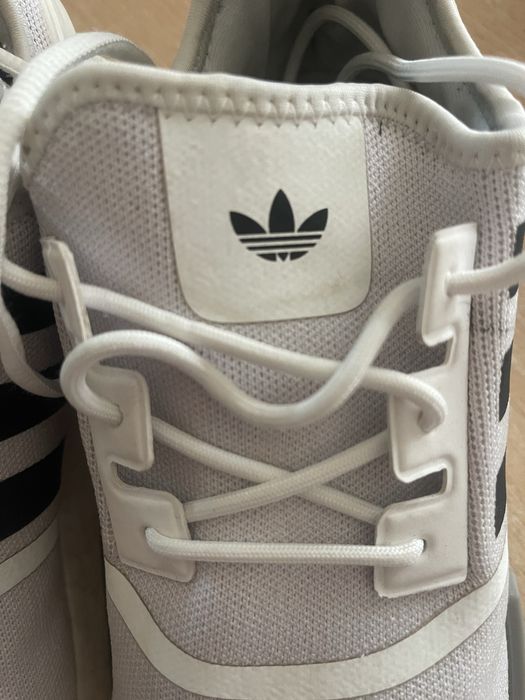 Vind adidas in stare foarte buna
