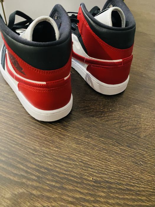 Кроссовки Джорданы, новые