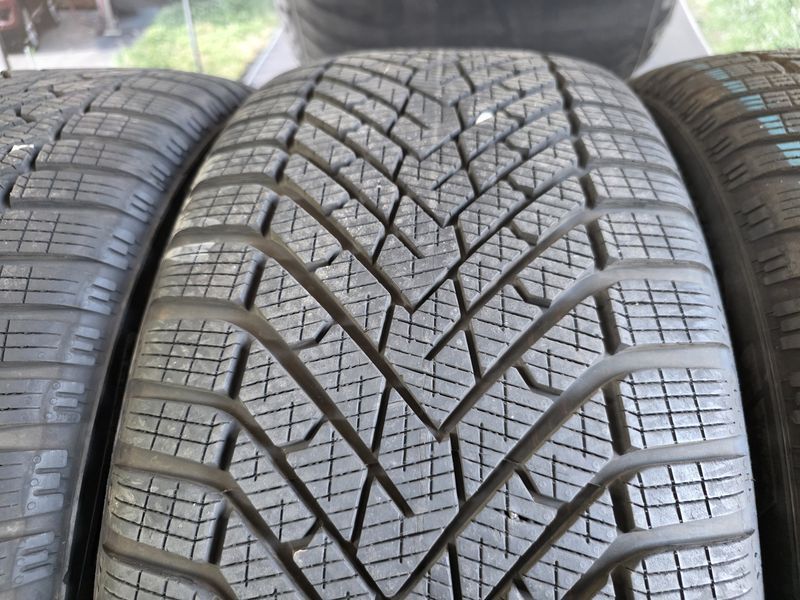 255/45/20 PIRELLI 4бр