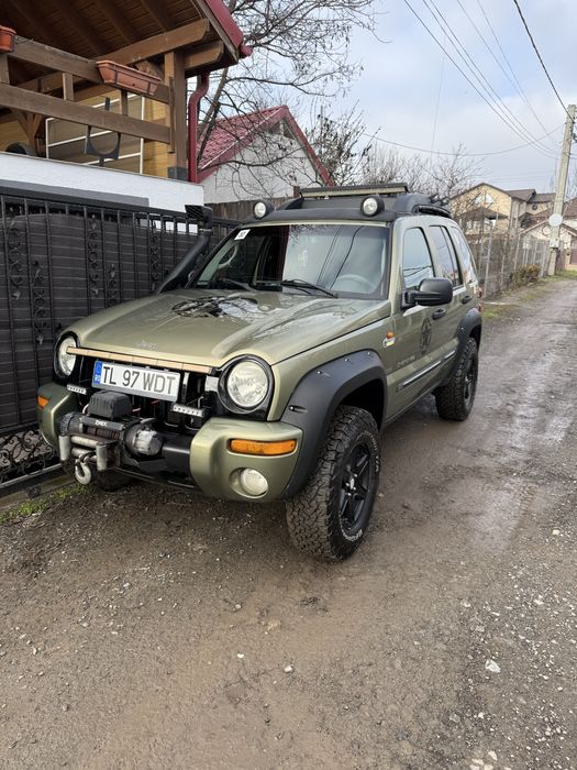 Vand sau schimb Jeep Cherokee 2.8