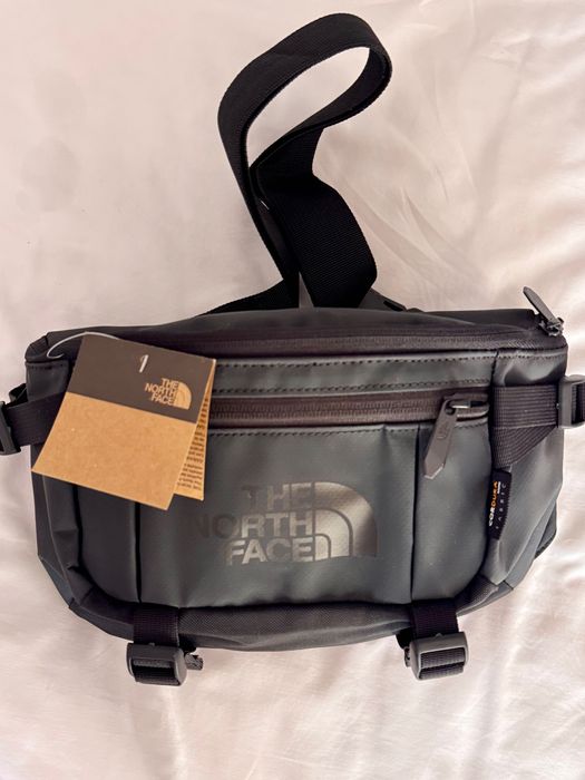 North Face чанта за носене през рамо