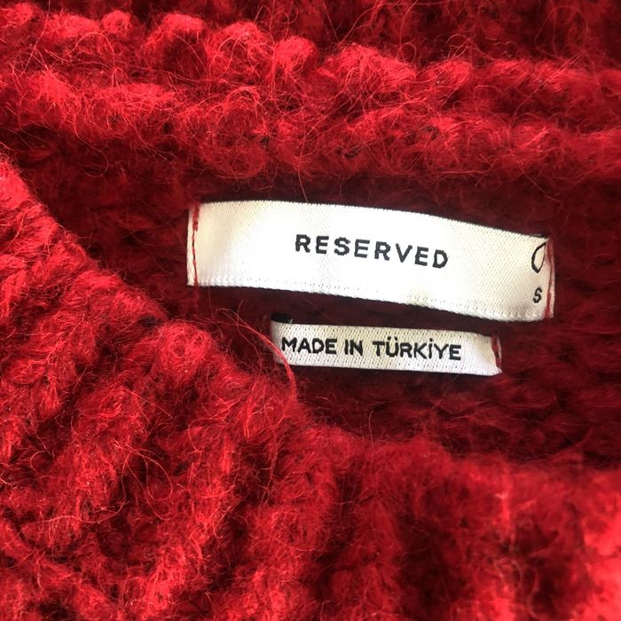 Пуловер с цветя reserved