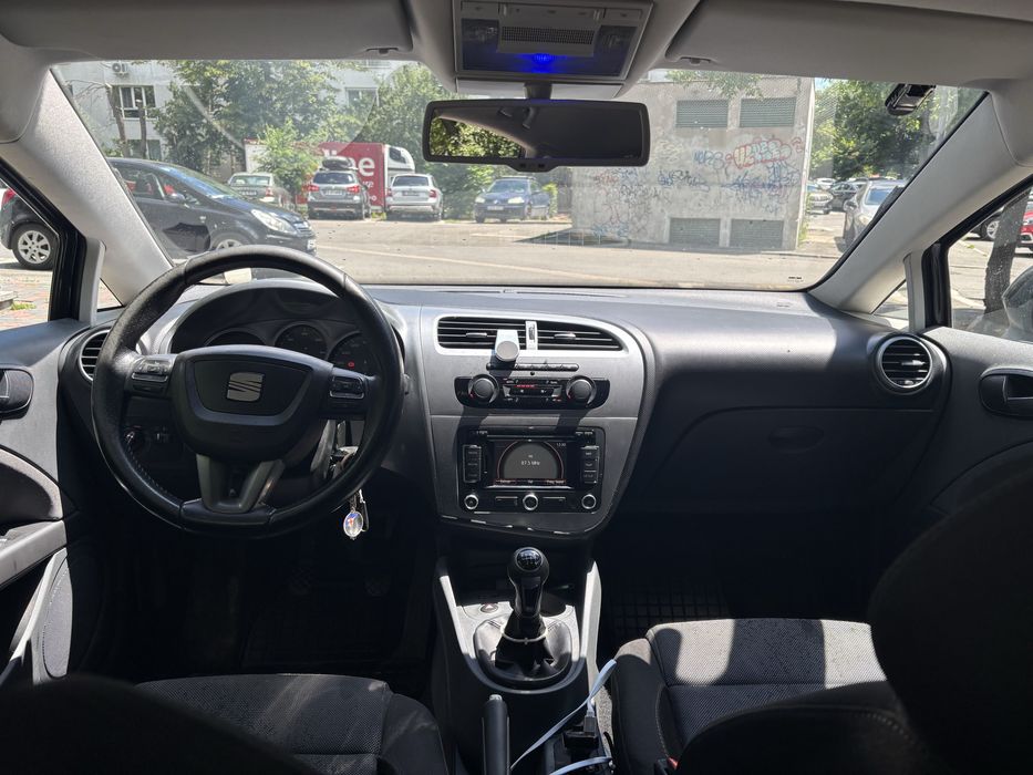Vand Seat Leon negru