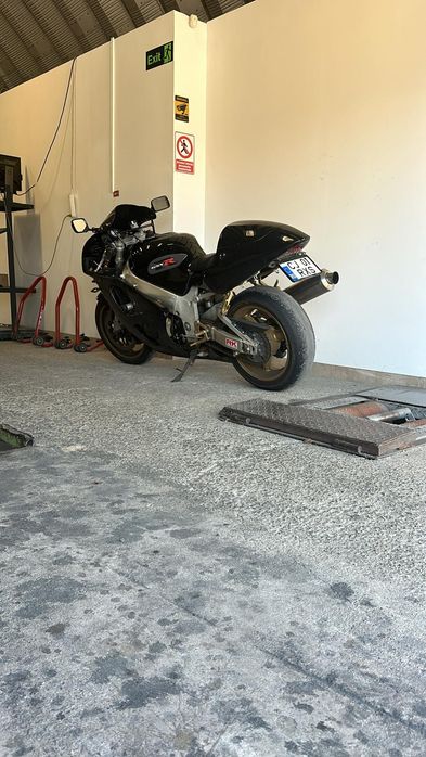 Suzuki gsxr 750cc SRAD