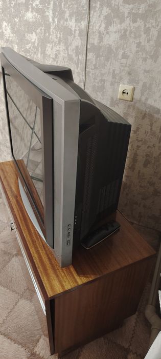 Продам телевизор