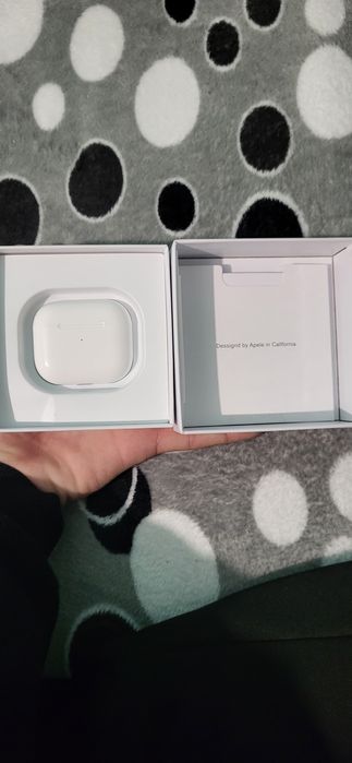 AirPods 3 originale – stare foarte bună