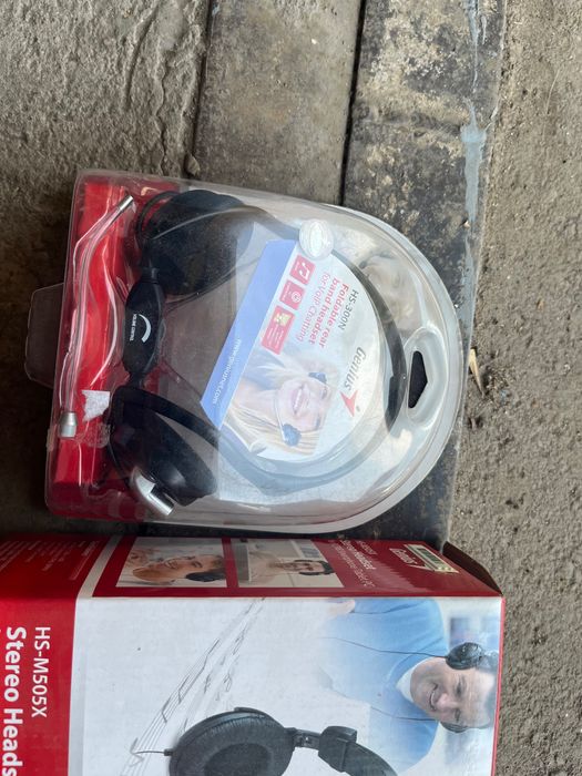 Продам наушники, три пары