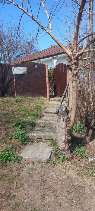 Vand casa +teren aferent 2500 mp