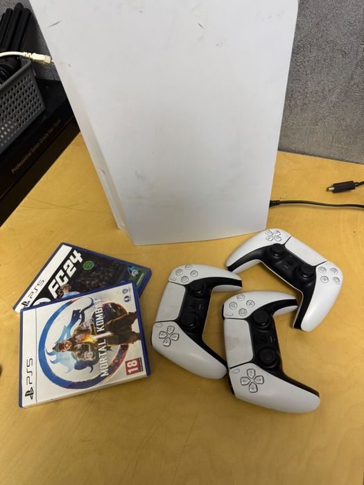 Продам sony playstaishon 5