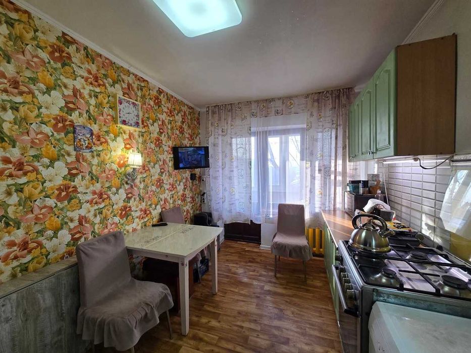 Продам 3-комнатную квартиру в Орбита-4 кирпичный дом