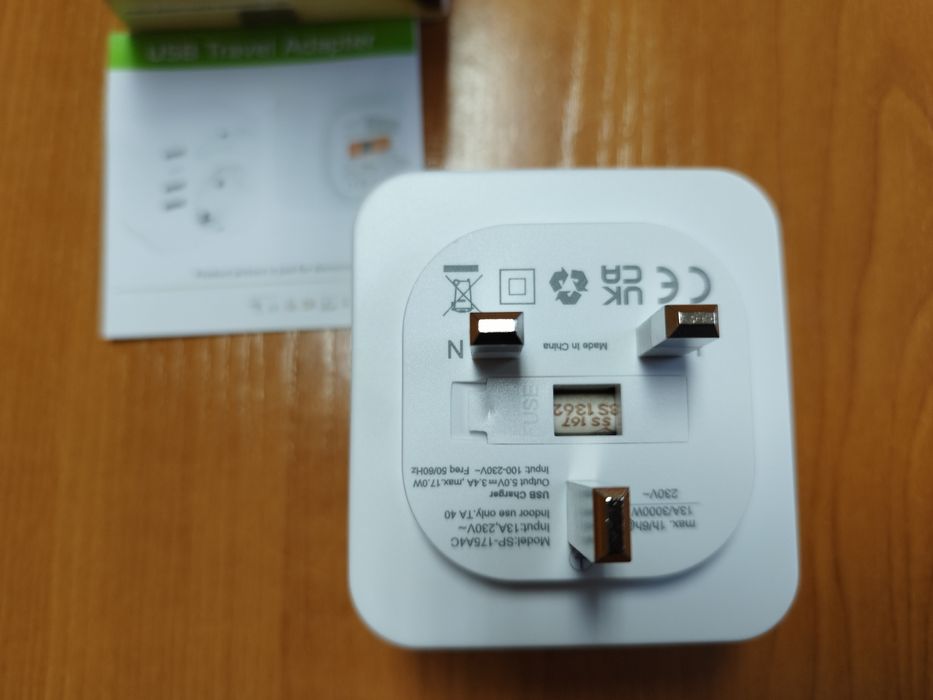 Универсален адаптер с 4 USB порта – Travel Adapter