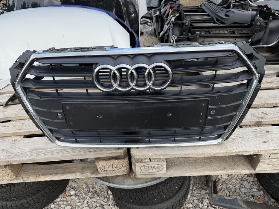 Решетка Audi A4 B9 2019 год.-
