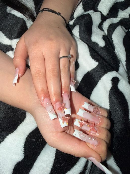 Unghii cu gel, gel pe unghia natură, manichiura pedichiura semipermanenta
