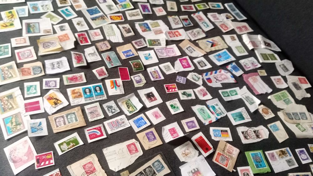 Пощенски марки от цял свят