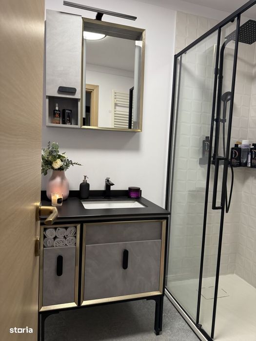 Apartament 3 camere, balcon, gata de utilizare