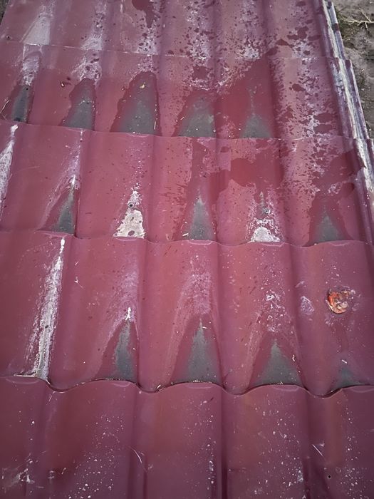 Продам красную металочерепицу б/у