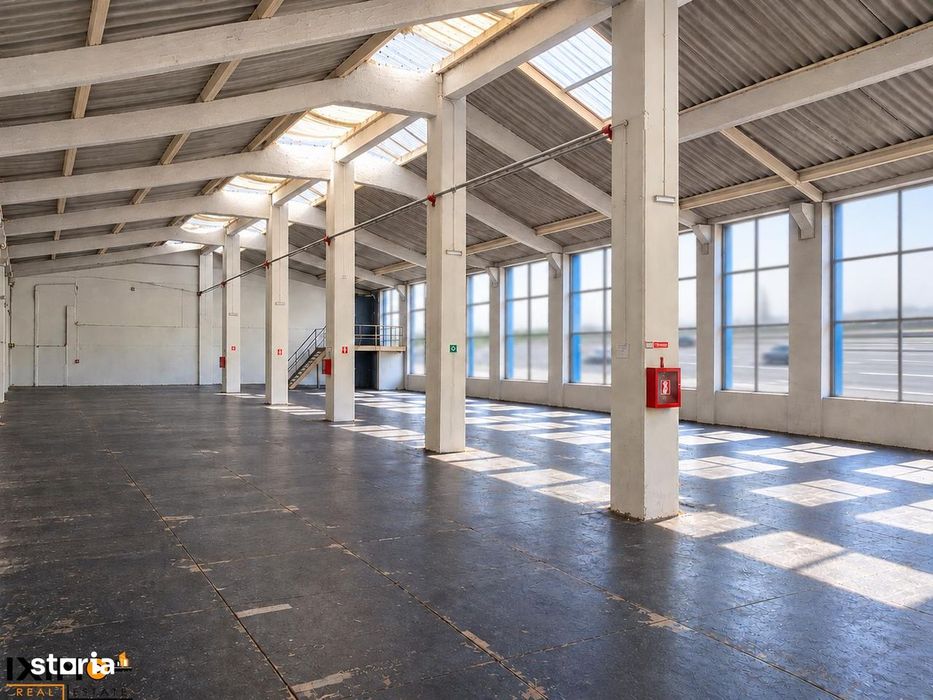 Showroom Auto Central cu IsU & Parking