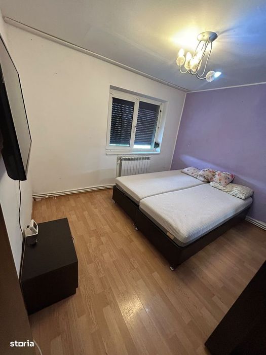 De inchiriat apartament 2 camere, decomandat, cu balcon, 1300lei/luna