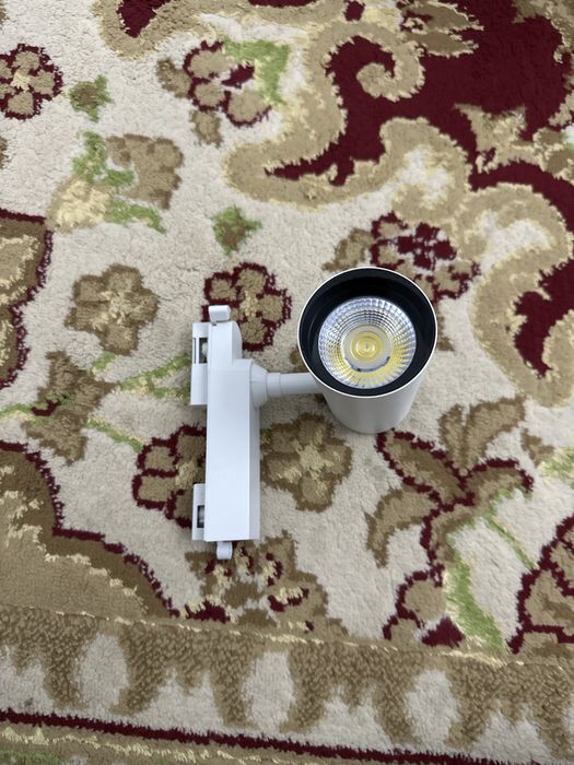 Трековый светильник