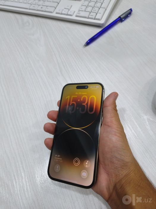 Iphone 14 pro gold