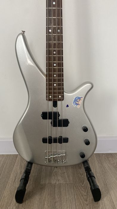Бас гитара Yamaha trbx