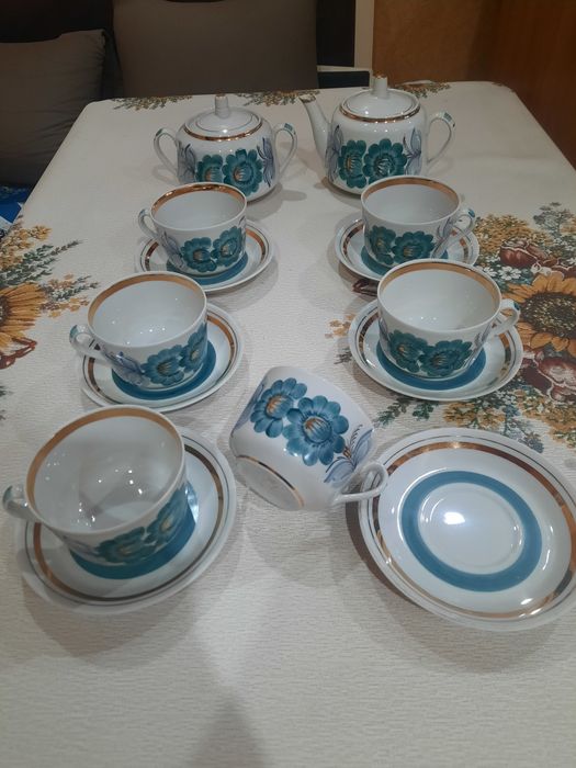 Абсолютно новый, редкий, красивый чайный сервиз на 6 персон (полный).