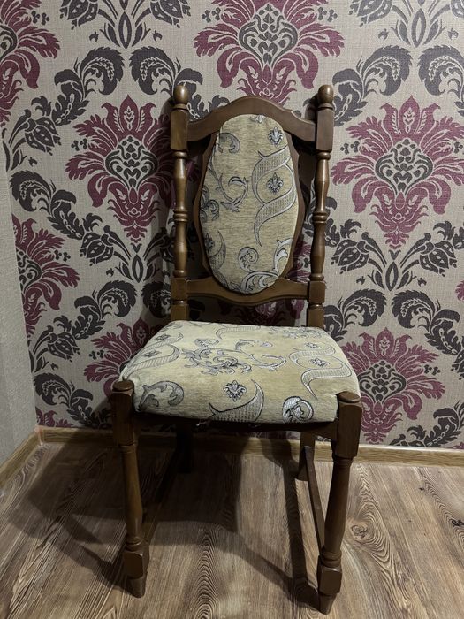 Стол стул для гостиной