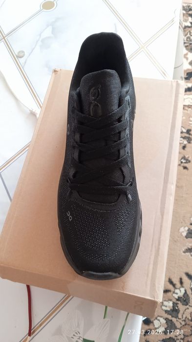 Кроссовки! Новинка!