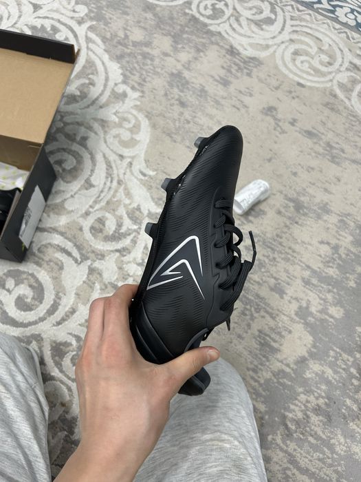 Футбольные кросовки