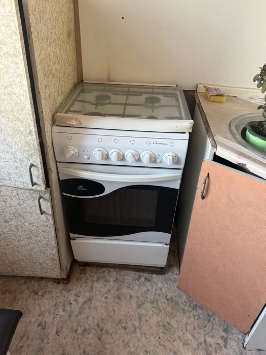 Продам газ плиту