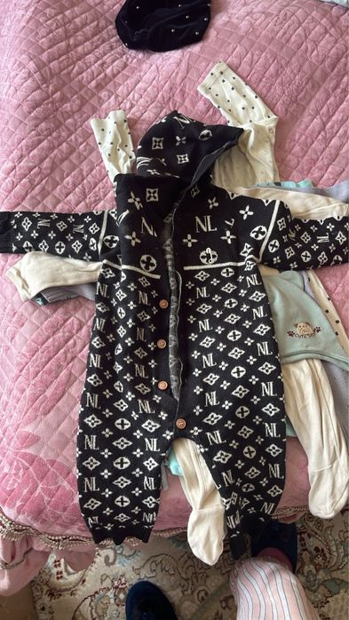 Детские вещи для девочки и мальчика