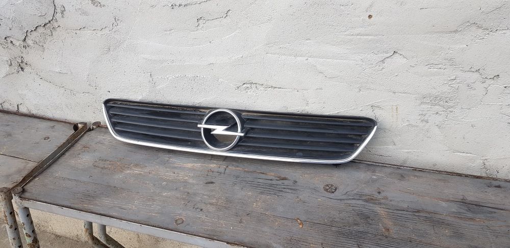 Grila Masca Capota Radiator Opel Astra G 90587100
