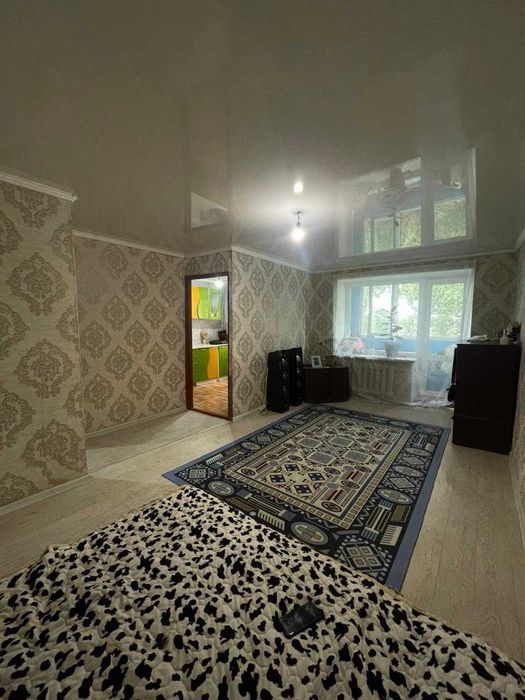 // 1 комн. кв. рядом с ТЦ "Пассаж" не угловая