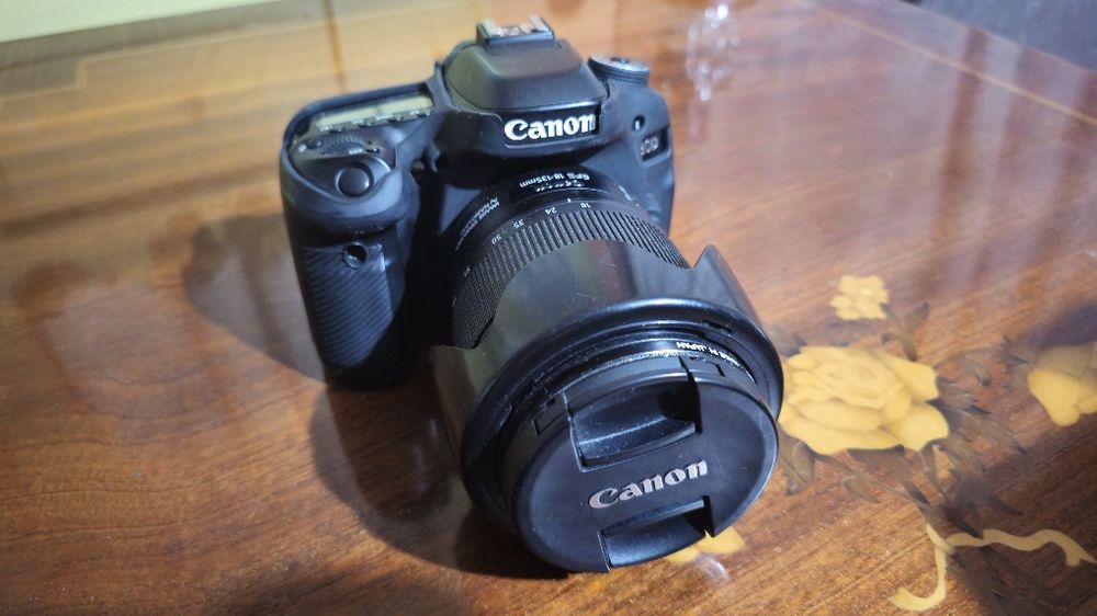 Canon 80D + 3 lentile
