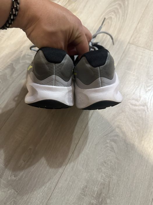Adidasi Nike marimea 39