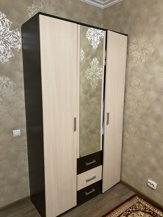 Продам шкаф хороший