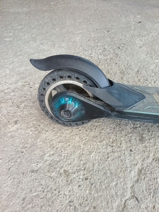Trotinetă electrică în stare bună de functionare