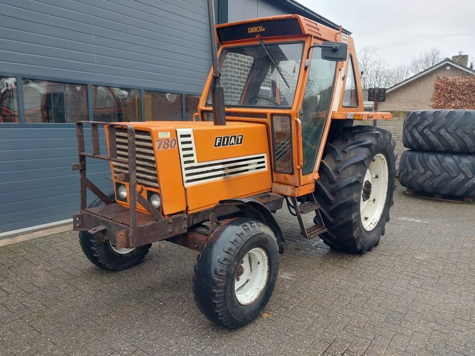 Tractor FIAT 780