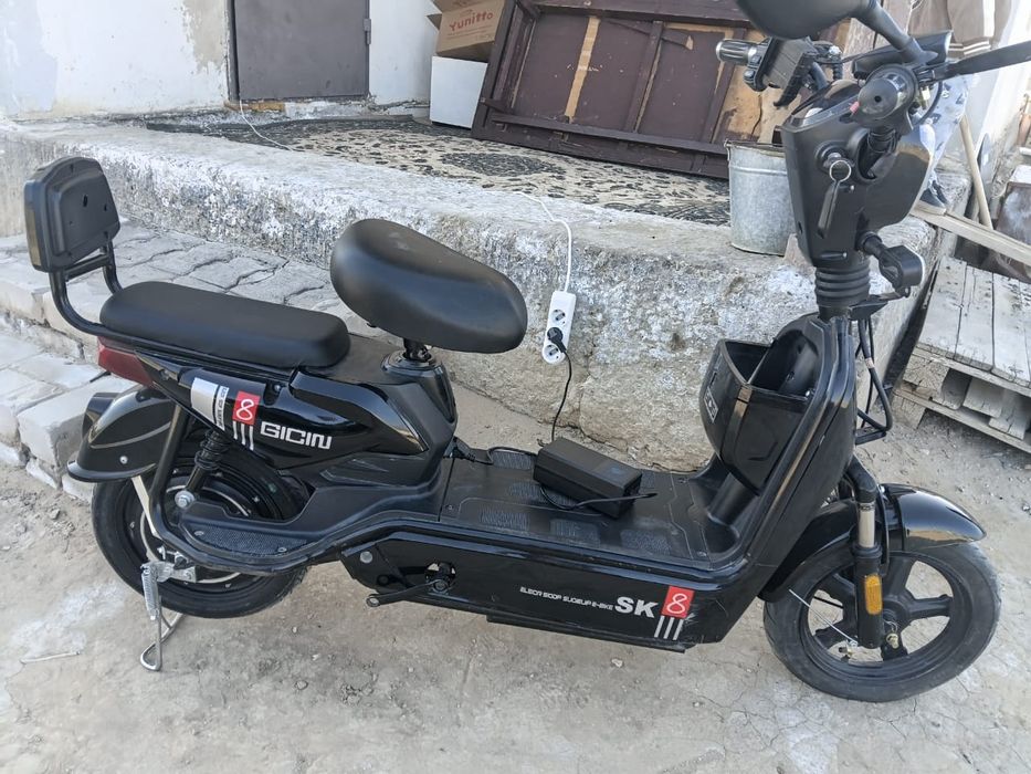 Скутор мотоцикл ,